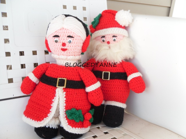 crocheted Mr and Mrs Santa
